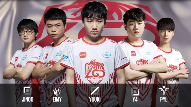 他通过与球 他通过与球